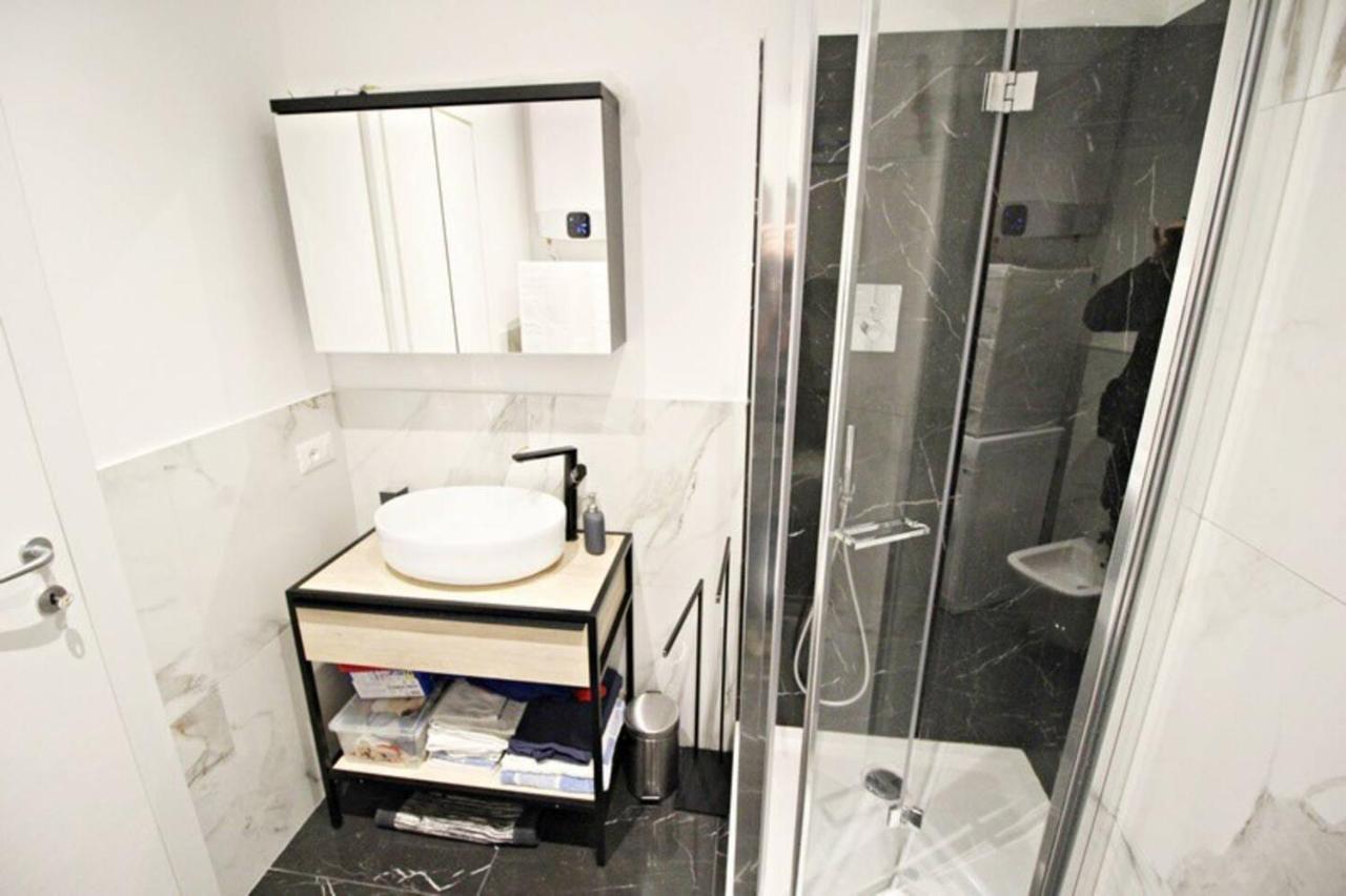 Ugo Bassi Lux Apartment Bologna Ngoại thất bức ảnh